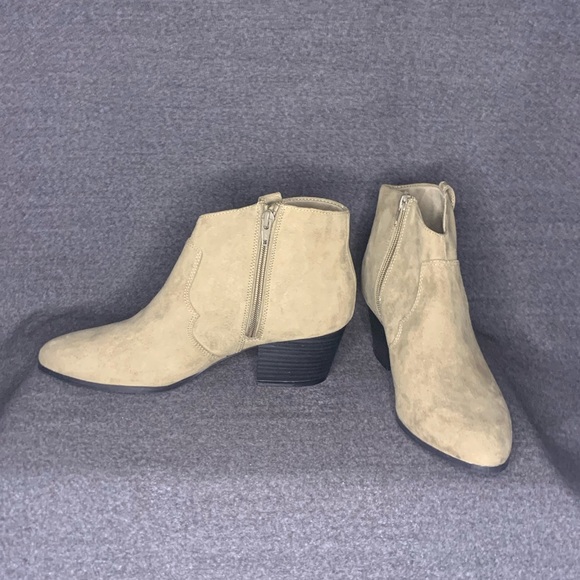 Old Navy Grey Faux Suede Side-zip Ankle Booties Warm - Picture 2 of 6